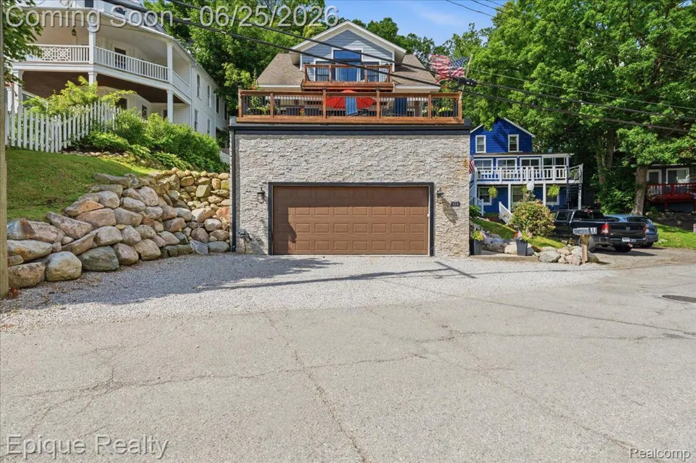 114 Bellevue Avenue Lake Orion Village, MI 48362