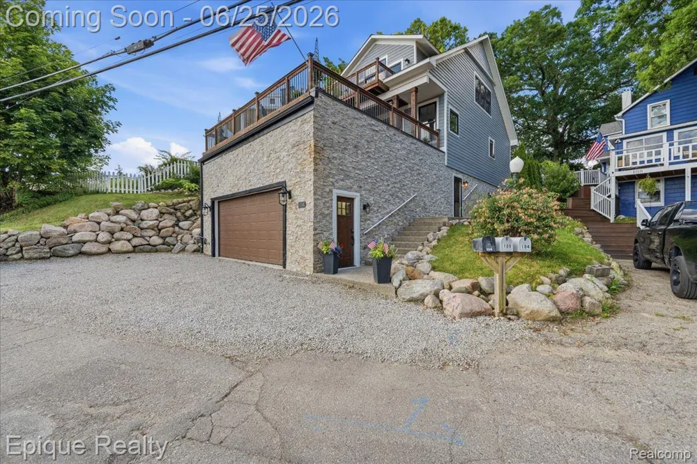 114 Bellevue Avenue Lake Orion Village, MI 48362
