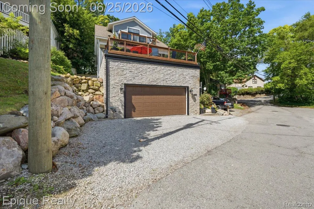 114 Bellevue Avenue Lake Orion Village, MI 48362