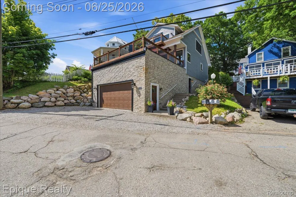 114 Bellevue Avenue Lake Orion Village, MI 48362