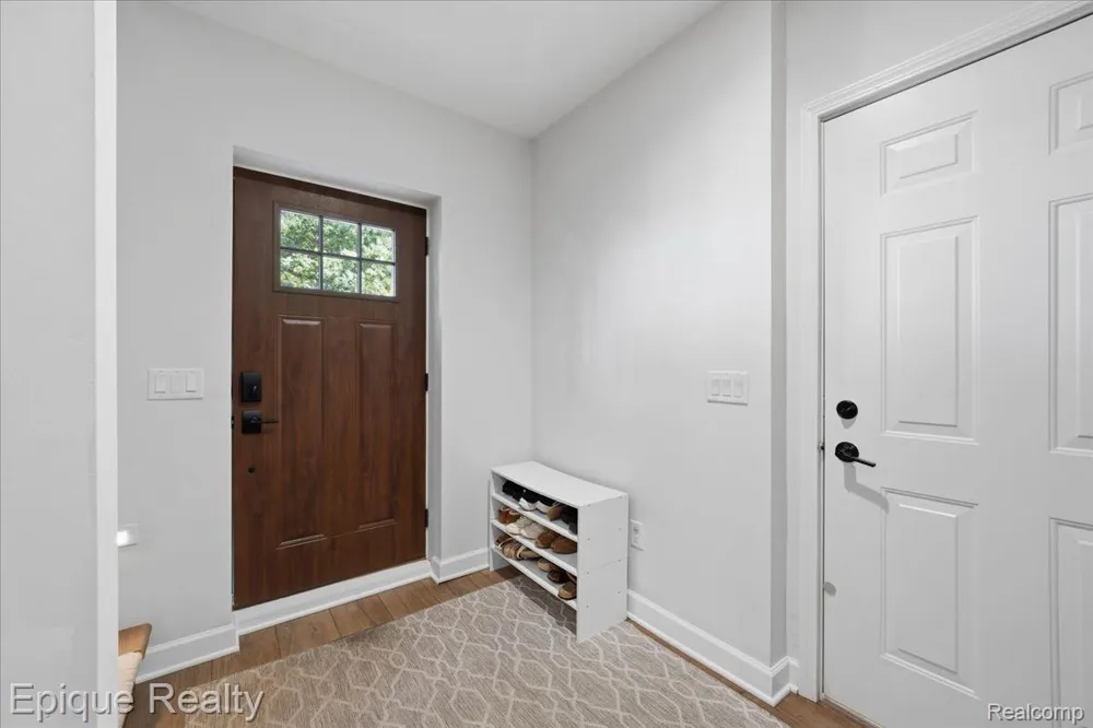 114 Bellevue Avenue Lake Orion Village, MI 48362