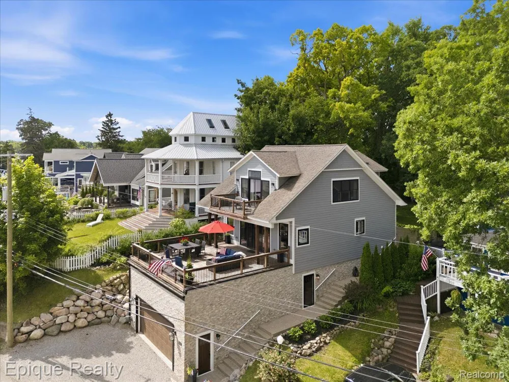 114 Bellevue Avenue Lake Orion Village, MI 48362