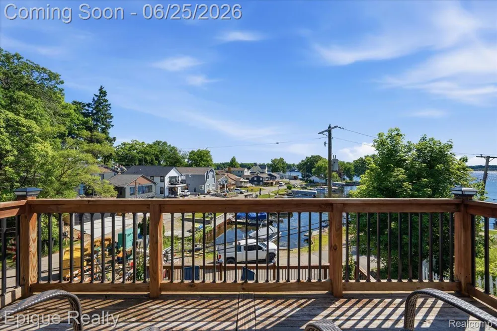114 Bellevue Avenue Lake Orion Village, MI 48362