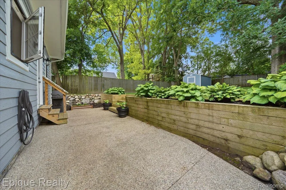 114 Bellevue Avenue Lake Orion Village, MI 48362