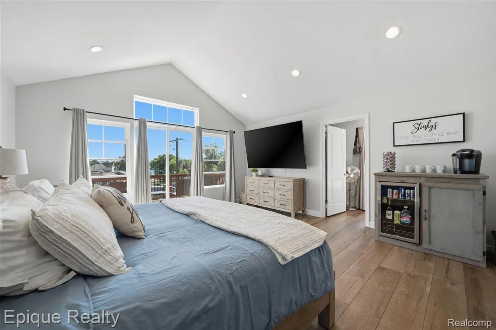 114 Bellevue Avenue Lake Orion Village, MI 48362