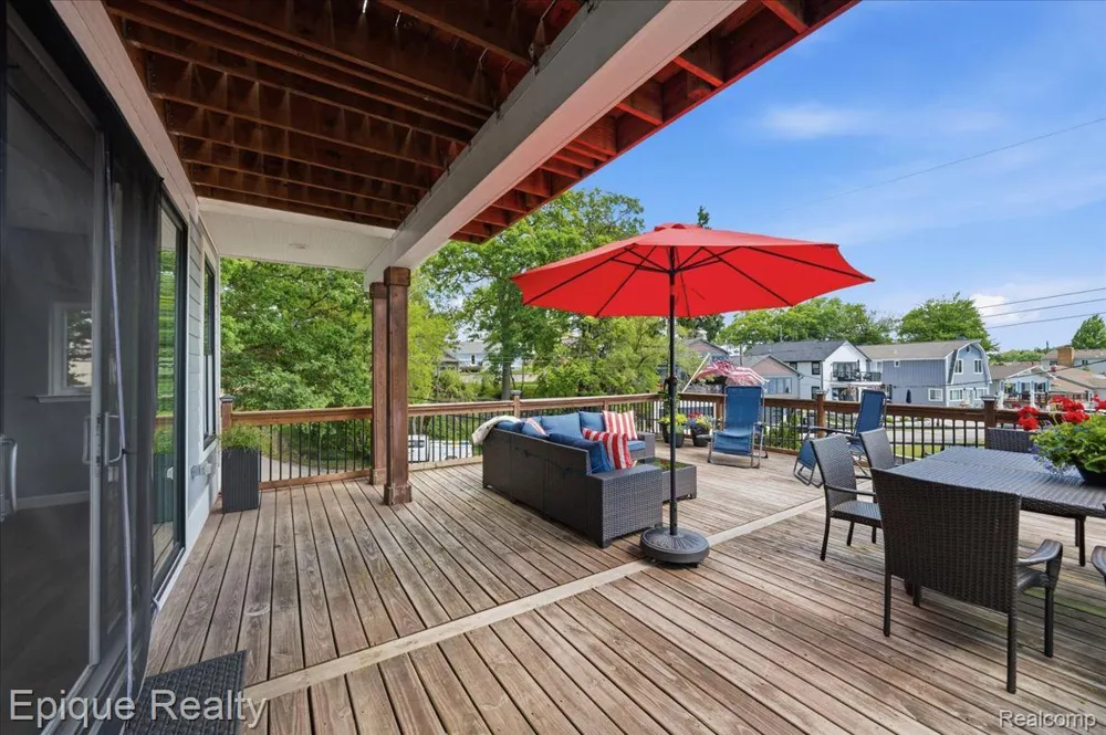 114 Bellevue Avenue Lake Orion Village, MI 48362