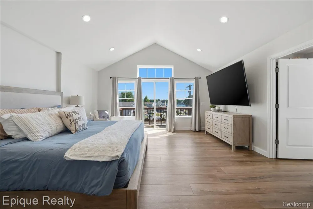 114 Bellevue Avenue Lake Orion Village, MI 48362
