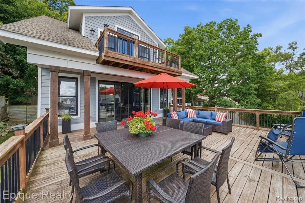 114 Bellevue Avenue Lake Orion Village, MI 48362
