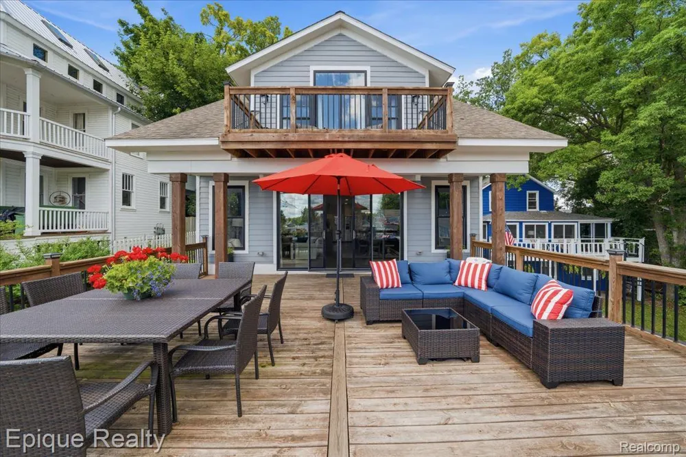 114 Bellevue Avenue Lake Orion Village, MI 48362