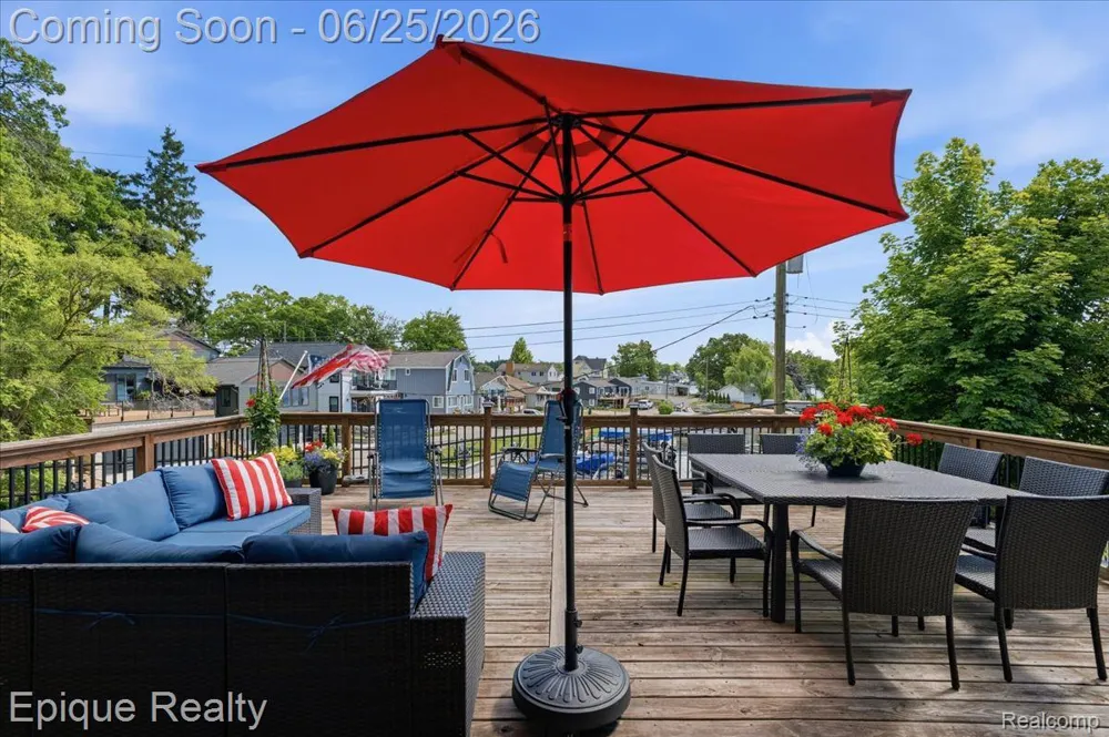 114 Bellevue Avenue Lake Orion Village, MI 48362