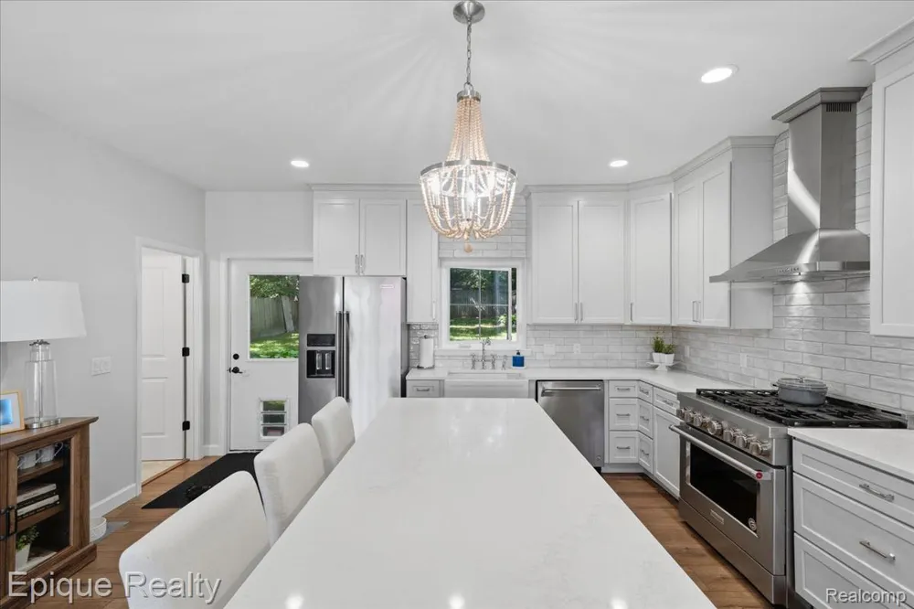 114 Bellevue Avenue Lake Orion Village, MI 48362