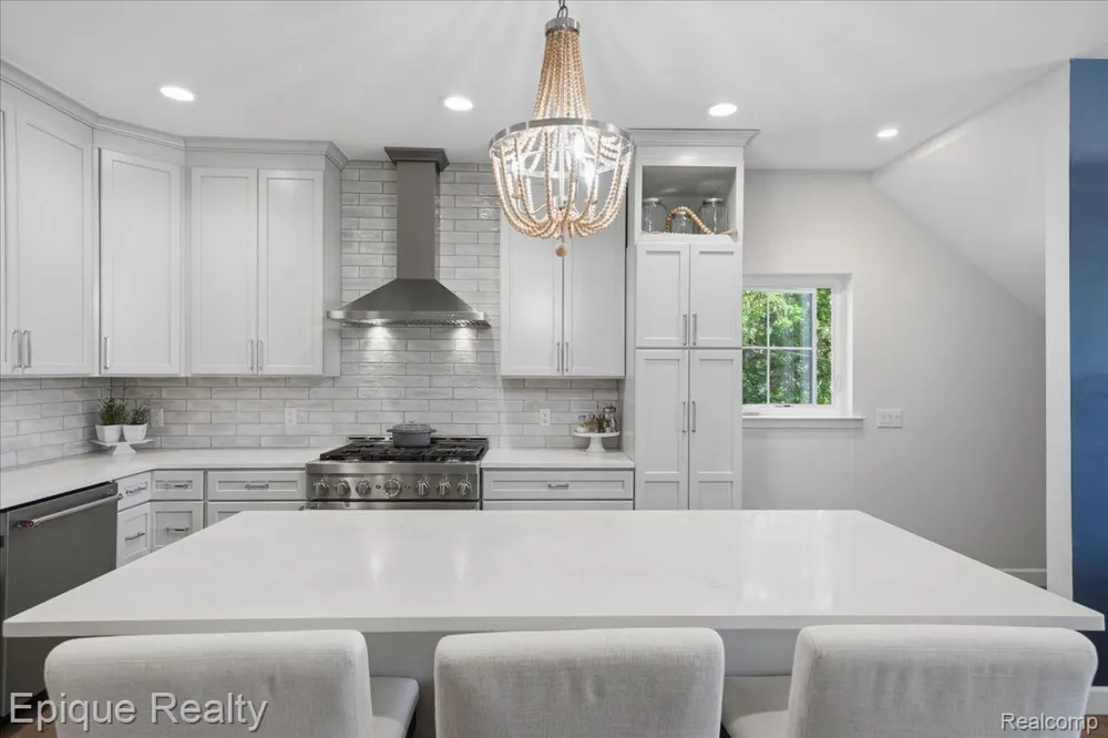 114 Bellevue Avenue Lake Orion Village, MI 48362