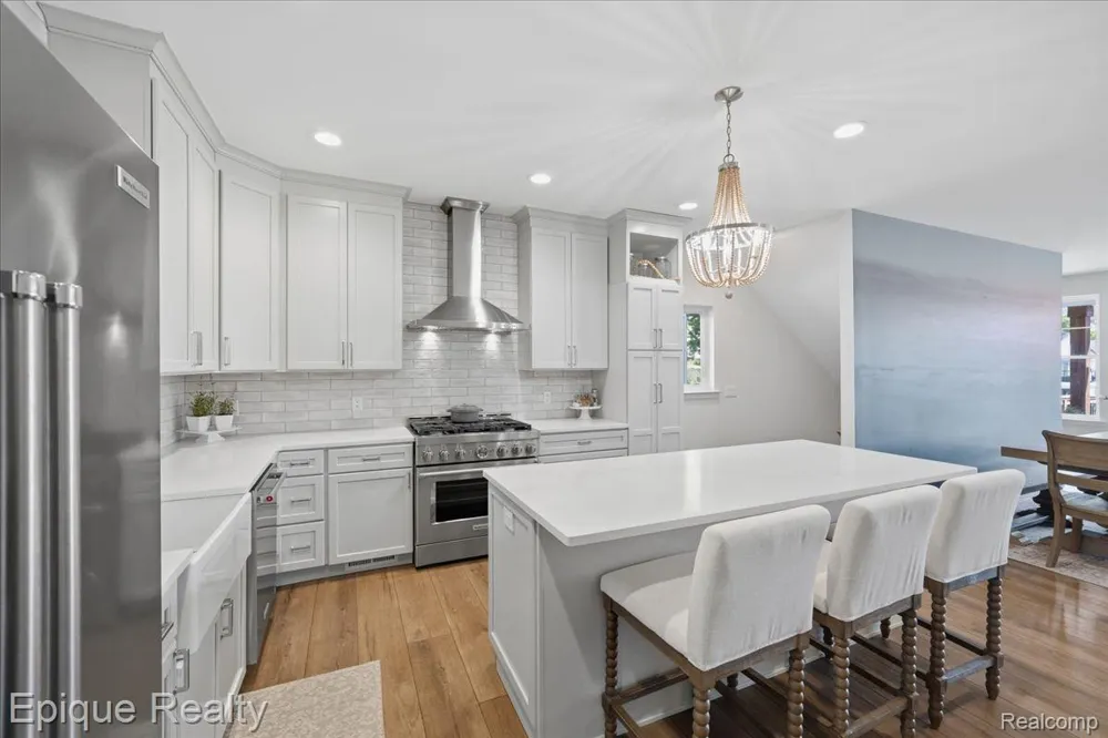 114 Bellevue Avenue Lake Orion Village, MI 48362