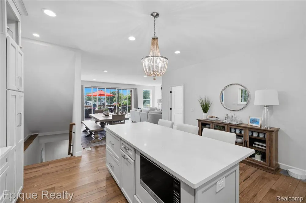 114 Bellevue Avenue Lake Orion Village, MI 48362