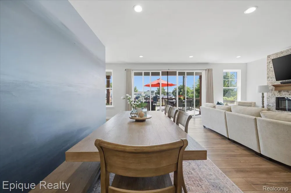 114 Bellevue Avenue Lake Orion Village, MI 48362