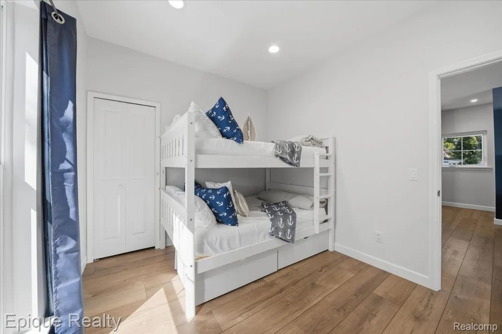 114 Bellevue Avenue Lake Orion Village, MI 48362