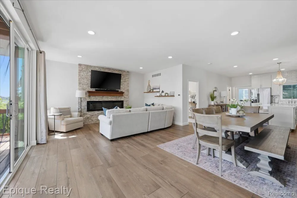 114 Bellevue Avenue Lake Orion Village, MI 48362