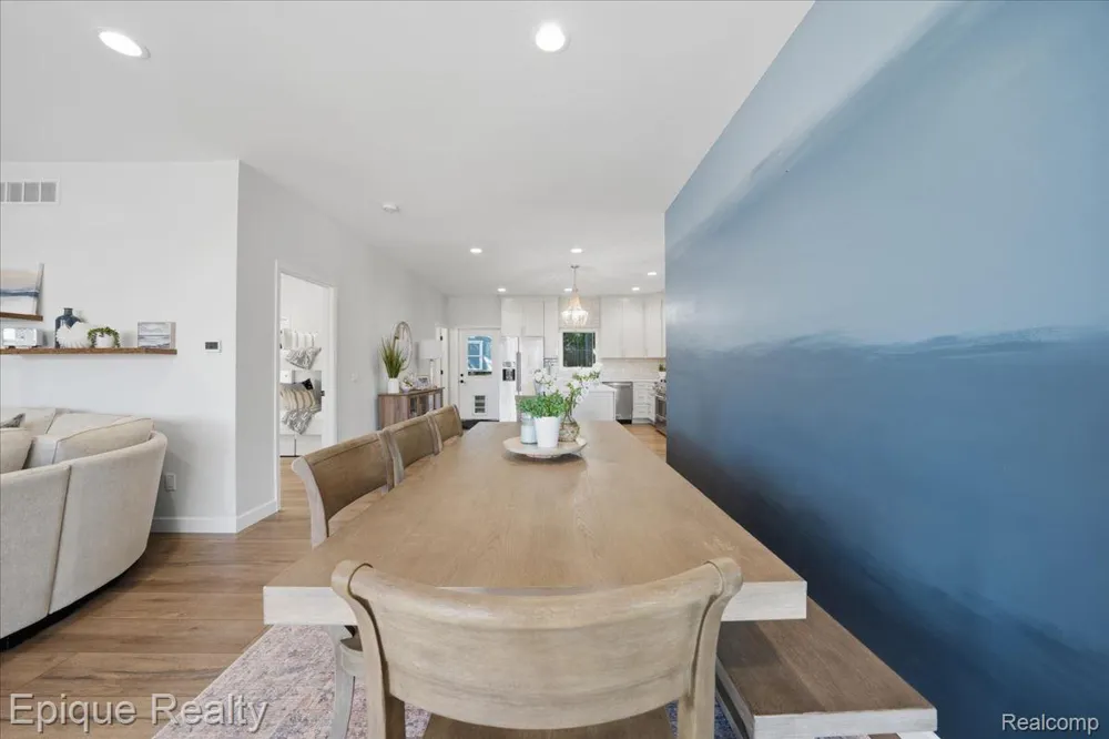 114 Bellevue Avenue Lake Orion Village, MI 48362