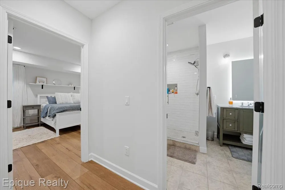 114 Bellevue Avenue Lake Orion Village, MI 48362