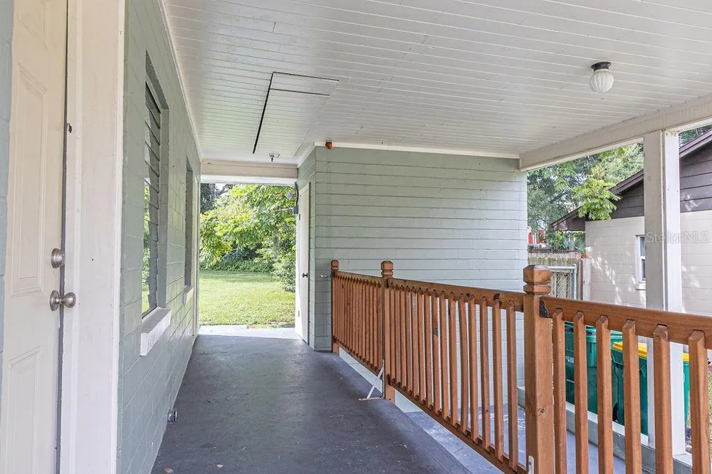630 E INDIANA AVENUE Deland, FL 32724