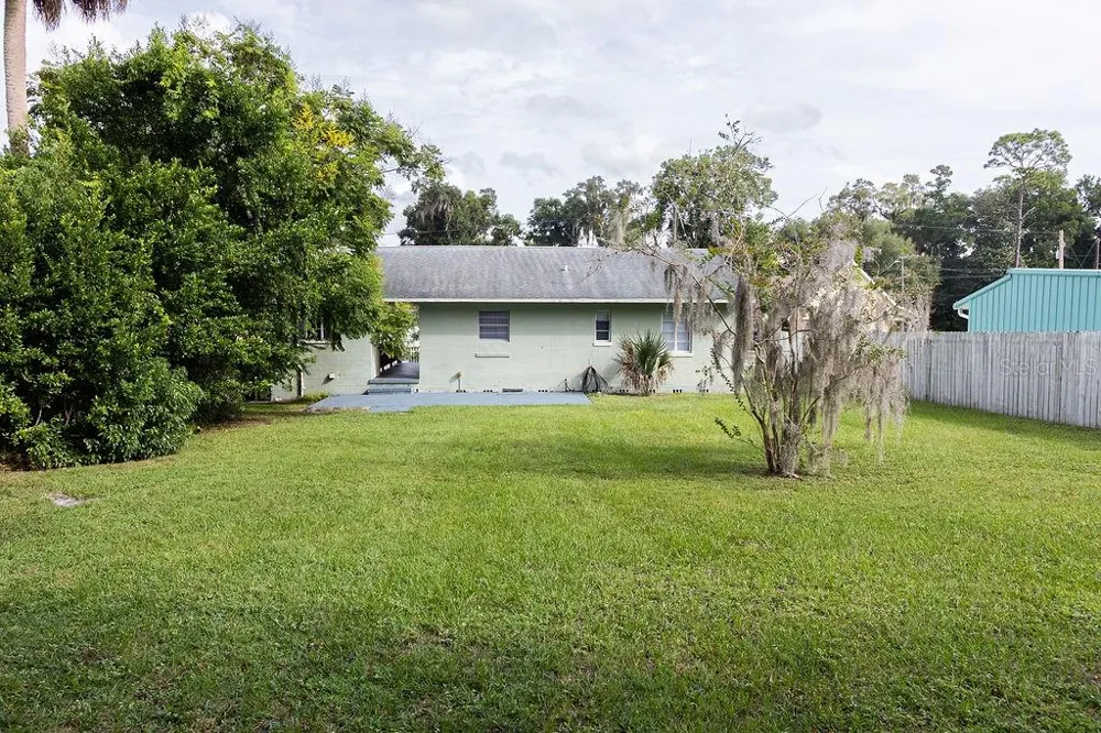 630 E INDIANA AVENUE Deland, FL 32724