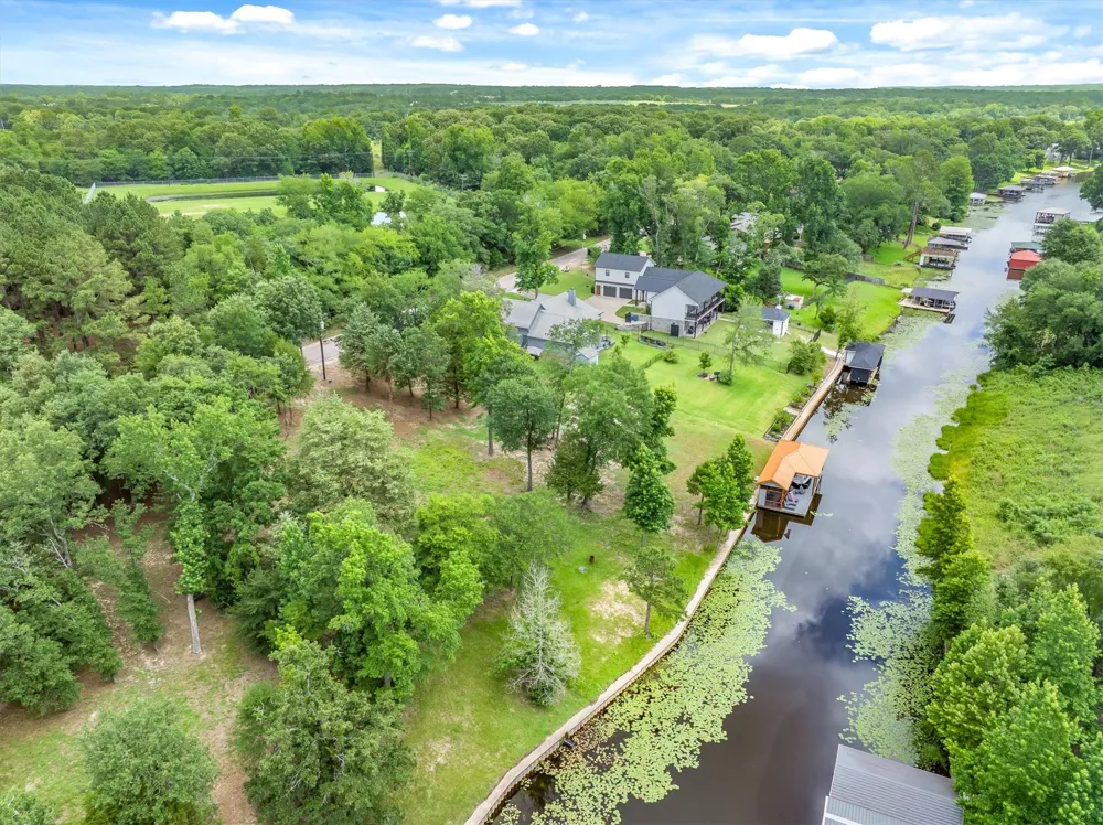 5271 Bayshore Drive Athens, TX 75752