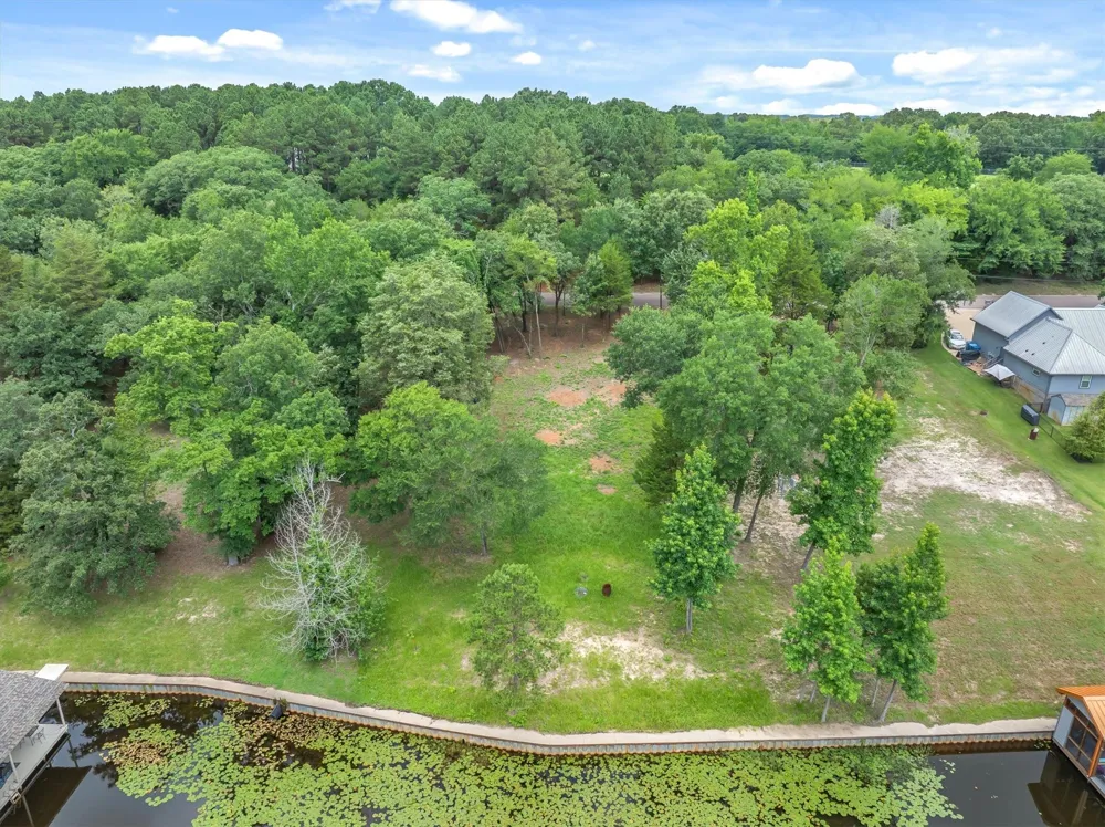 5271 Bayshore Drive Athens, TX 75752