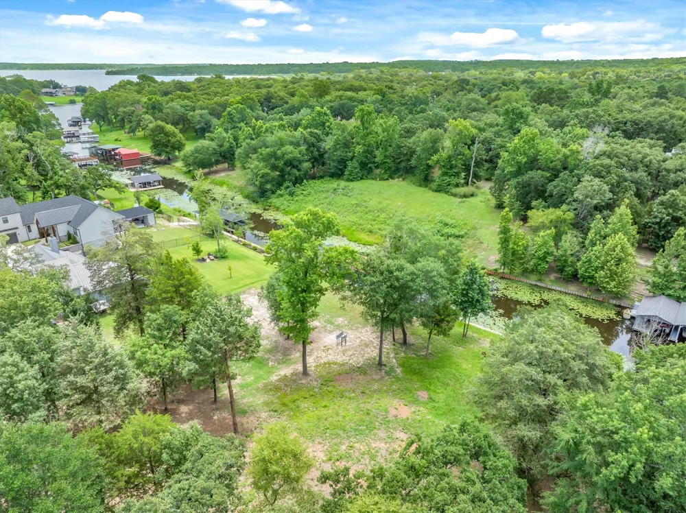 5271 Bayshore Drive Athens, TX 75752