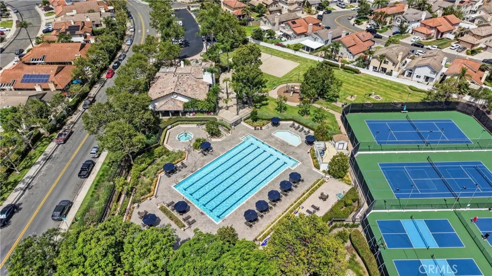 28811 Vista Aliso Lake Forest, CA 92679