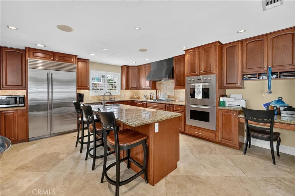 28811 Vista Aliso Lake Forest, CA 92679
