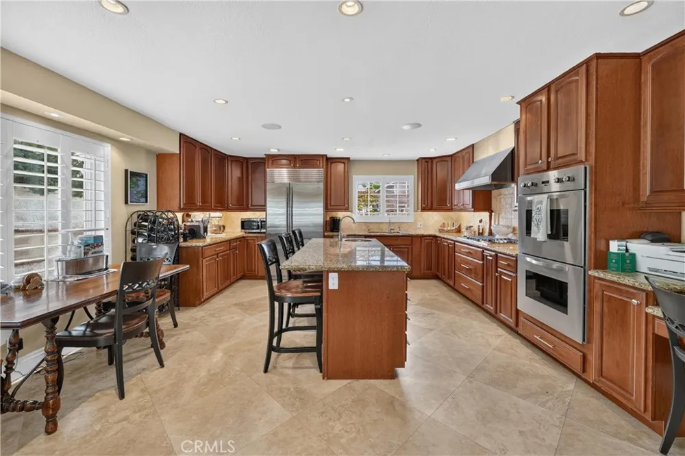 28811 Vista Aliso Lake Forest, CA 92679