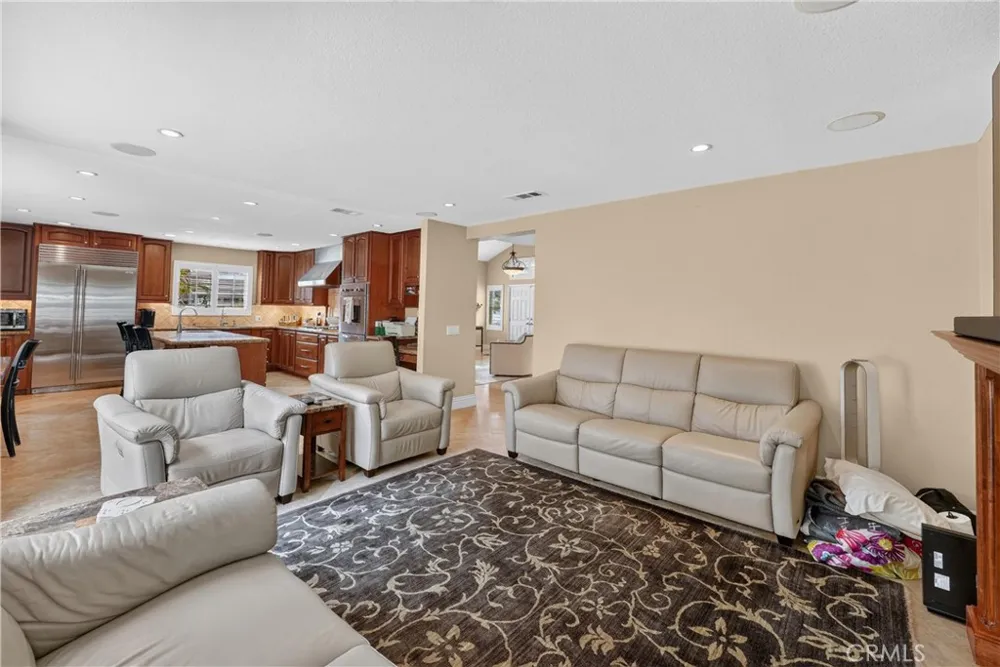 28811 Vista Aliso Lake Forest, CA 92679