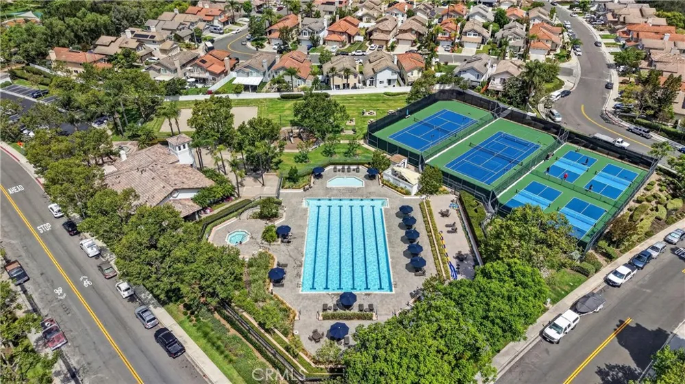 28811 Vista Aliso Lake Forest, CA 92679