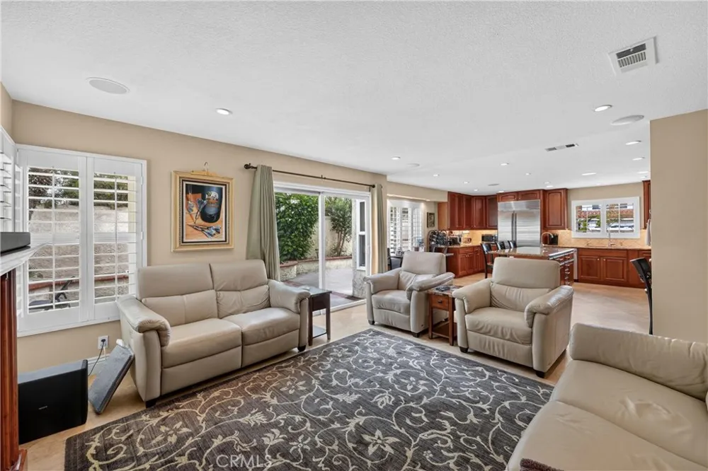 28811 Vista Aliso Lake Forest, CA 92679