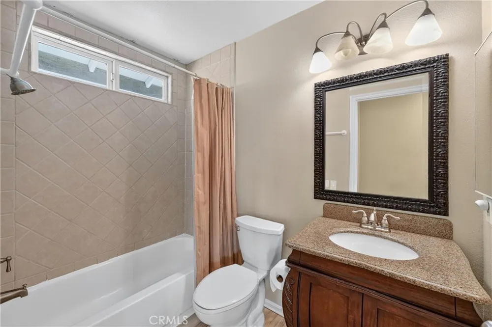 28811 Vista Aliso Lake Forest, CA 92679