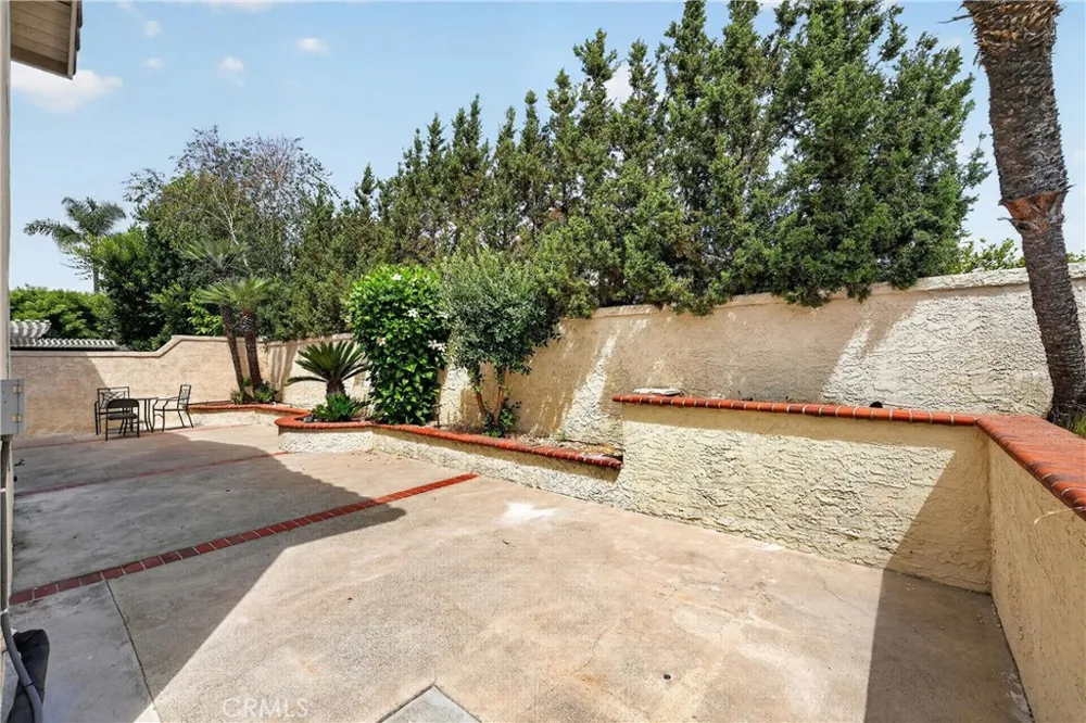 28811 Vista Aliso Lake Forest, CA 92679