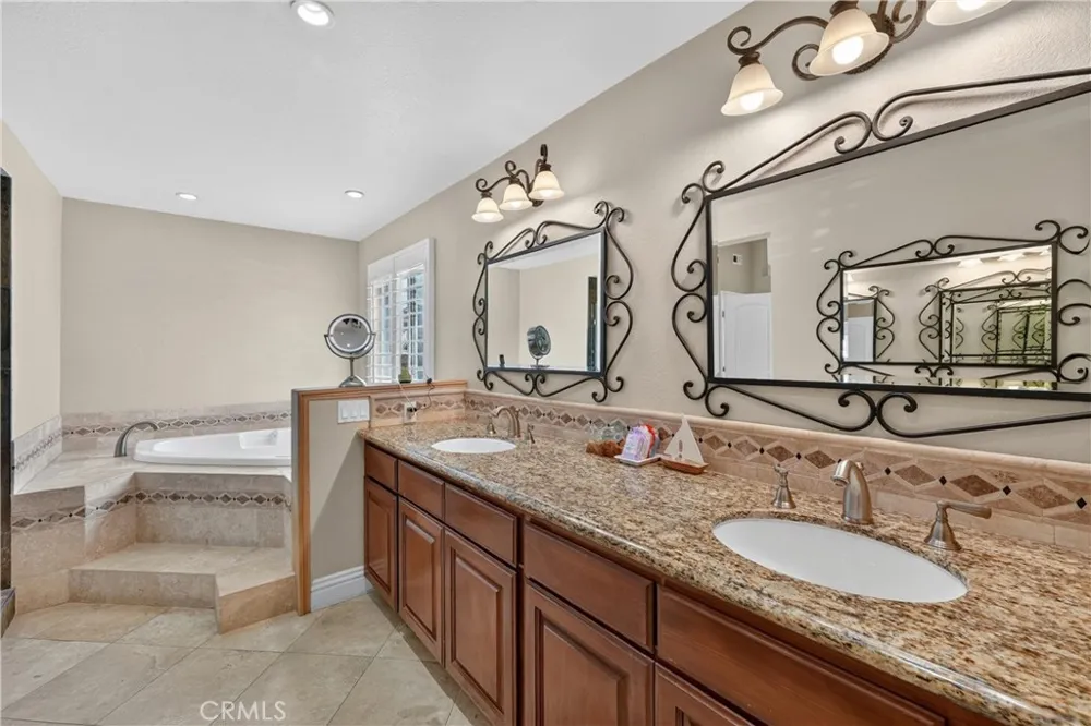 28811 Vista Aliso Lake Forest, CA 92679