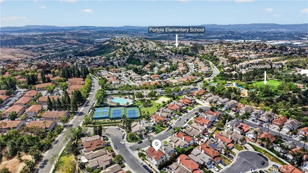 28811 Vista Aliso Lake Forest, CA 92679