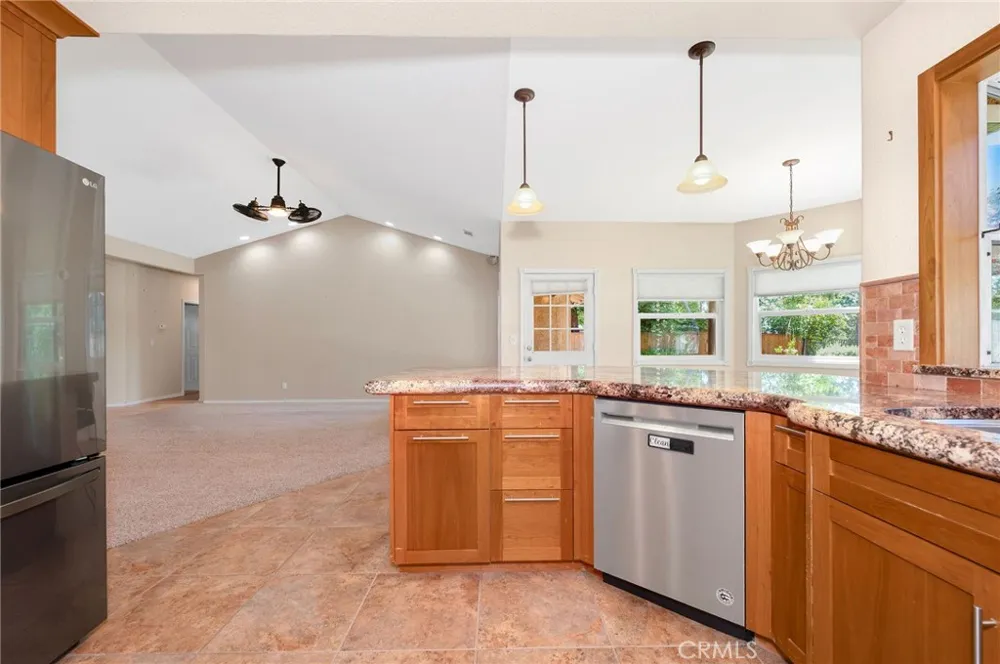 1740 Vinson Drive Redding, CA 96003