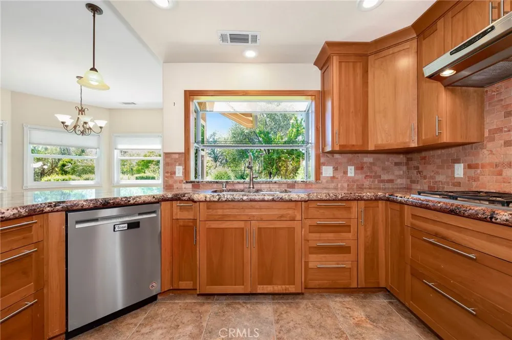 1740 Vinson Drive Redding, CA 96003