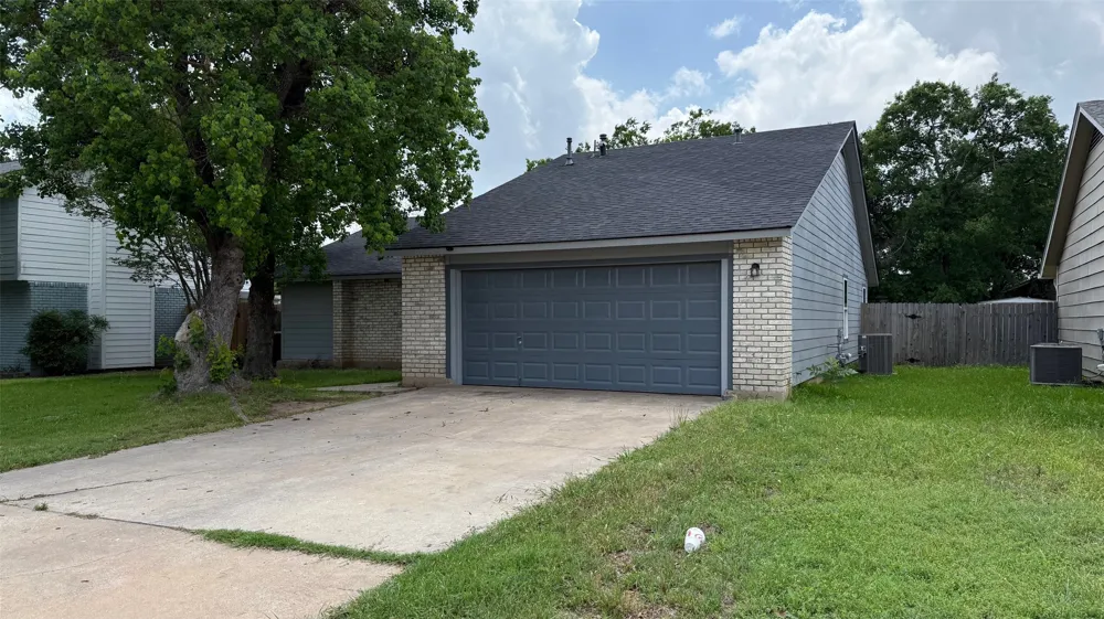 1307 Wroxton Way Round Rock, TX 78664