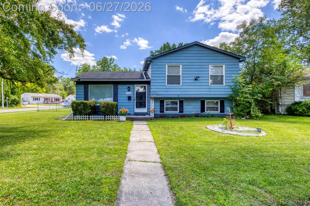 15212 Orchard Court Romulus City, MI 48174