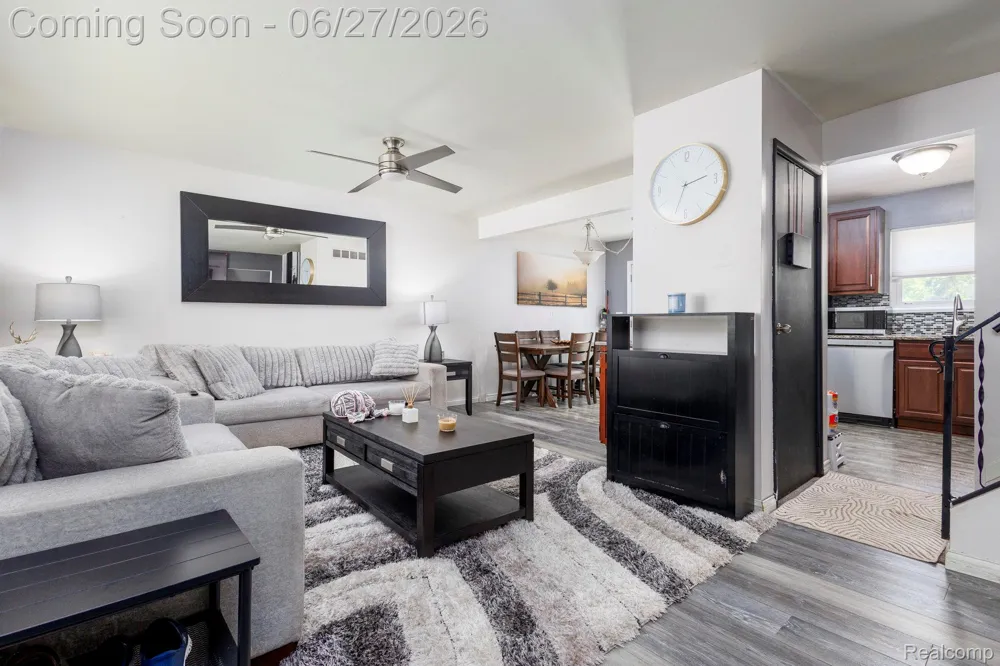 15212 Orchard Court Romulus City, MI 48174