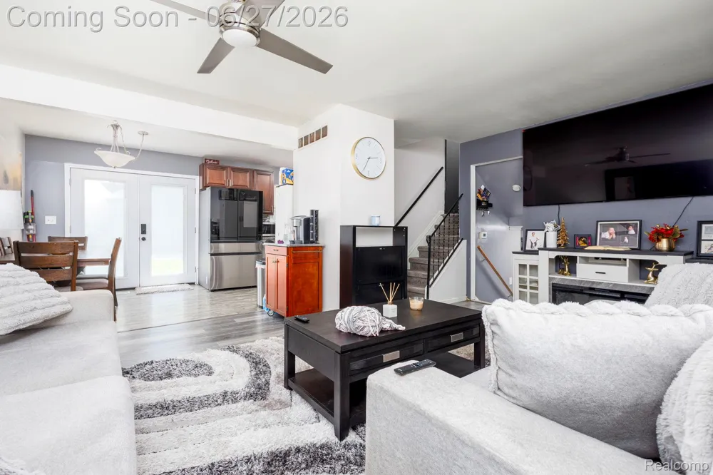 15212 Orchard Court Romulus City, MI 48174
