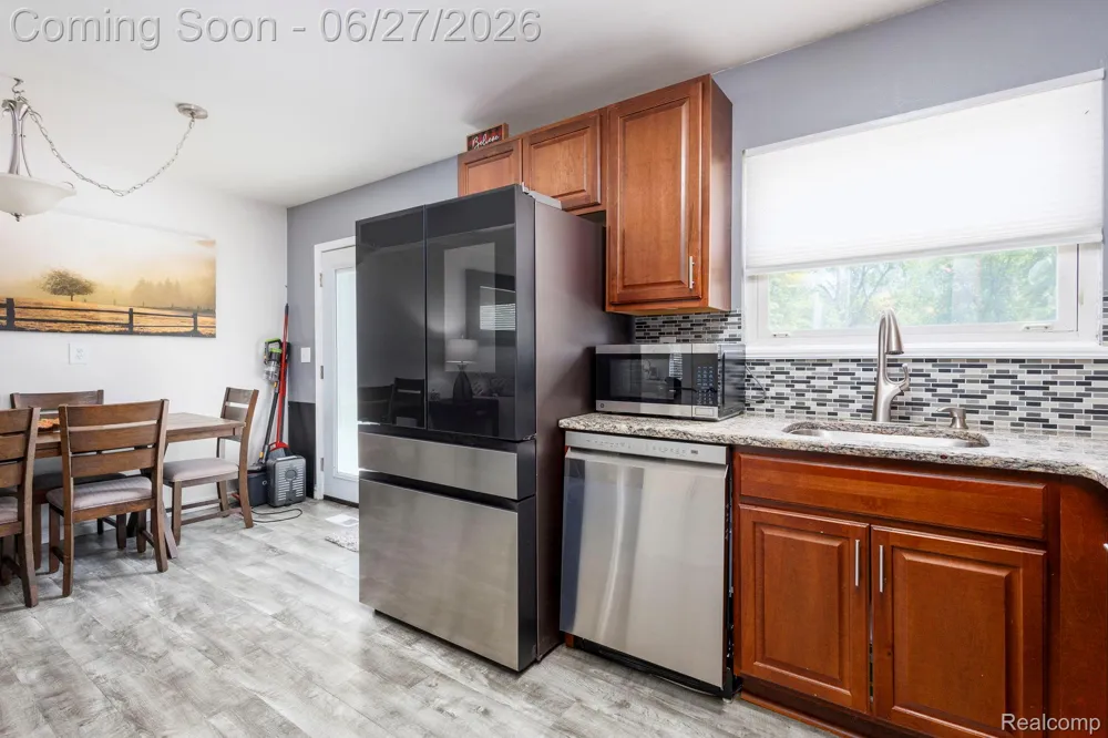 15212 Orchard Court Romulus City, MI 48174