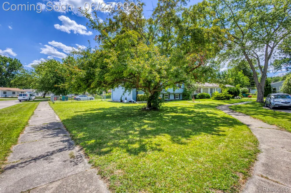 15212 Orchard Court Romulus City, MI 48174