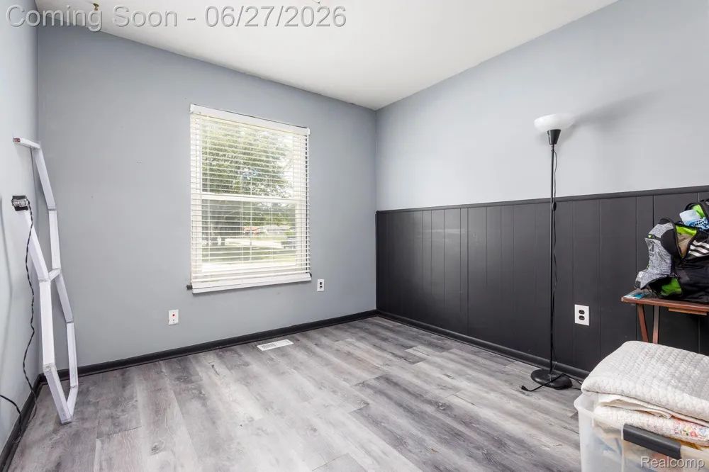 15212 Orchard Court Romulus City, MI 48174