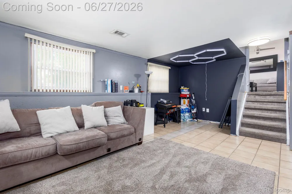 15212 Orchard Court Romulus City, MI 48174