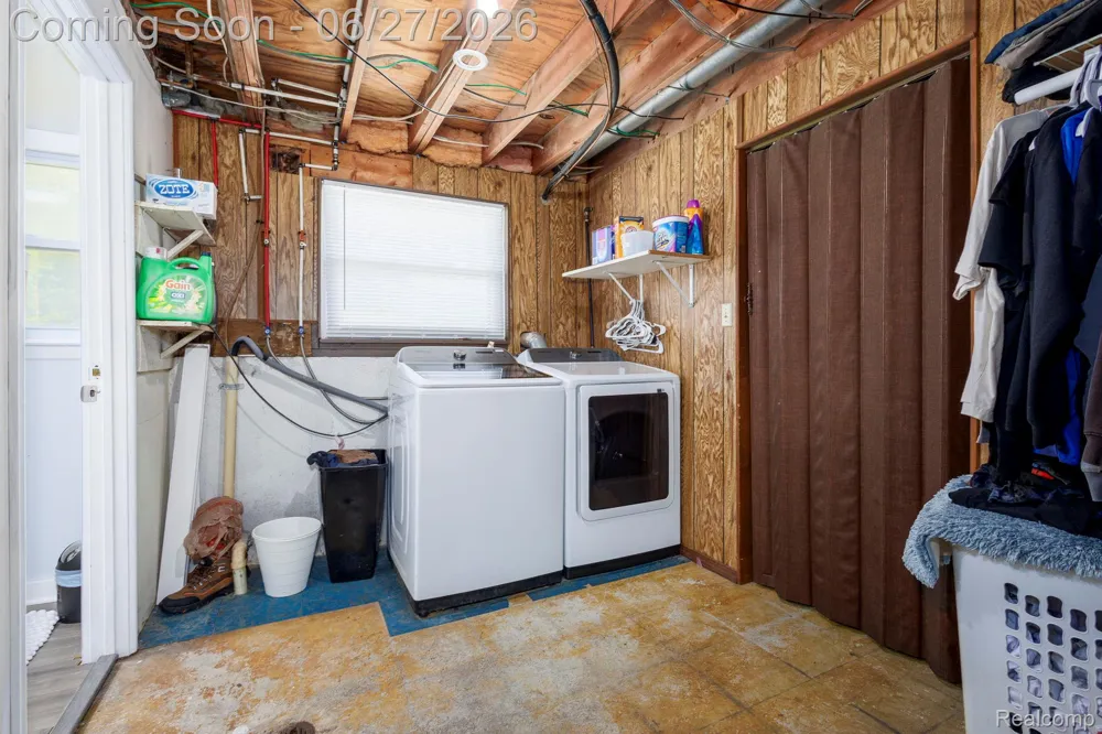 15212 Orchard Court Romulus City, MI 48174