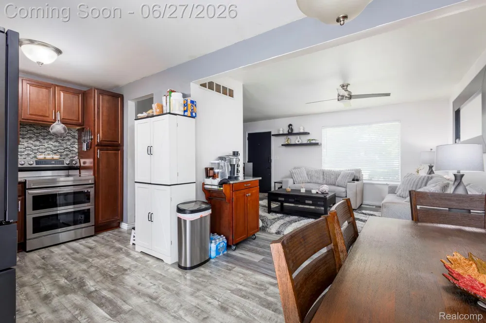 15212 Orchard Court Romulus City, MI 48174